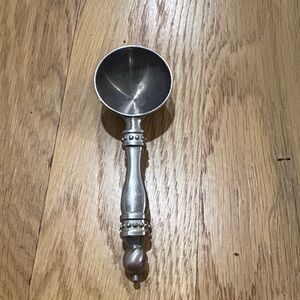 Southern Living at Home Astoria Round Scoop